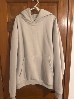 Comfrt Signature Hoodie Sweatshirt